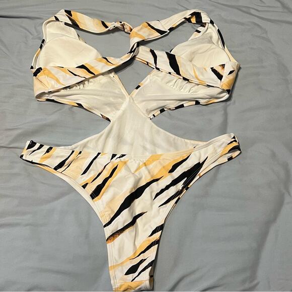 Cupshe X Stassie Cheeky Monokini White Abstract XL‎ - Picture 2 of 4